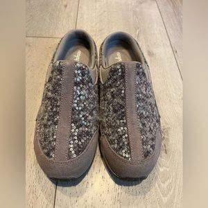 Easyspirit Traveltime Slip on Clogs Size 8.5